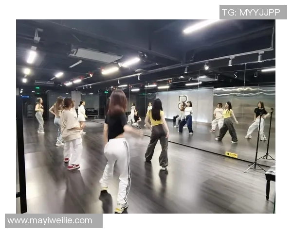 广州街舞队技术变革引发热议街舞文化新潮流与发展探讨 广州街舞队技术变革引发热议街舞文化新潮流与发展探讨