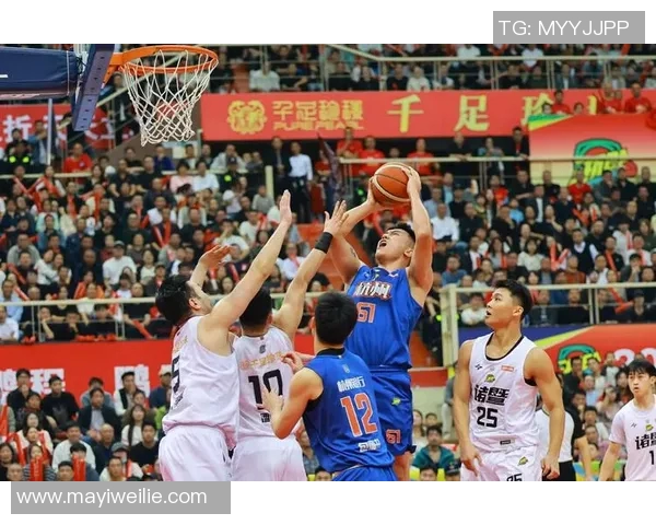 杭州足球队战术变革引发热议球迷期待新赛季精彩表现 杭州足球队战术变革引发热议球迷期待新赛季精彩表现